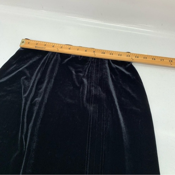 Vtg Rialto Black Velvet Skirt Small Elastic Waist Front Slit Holiday Goth USA - Picture 8 of 9